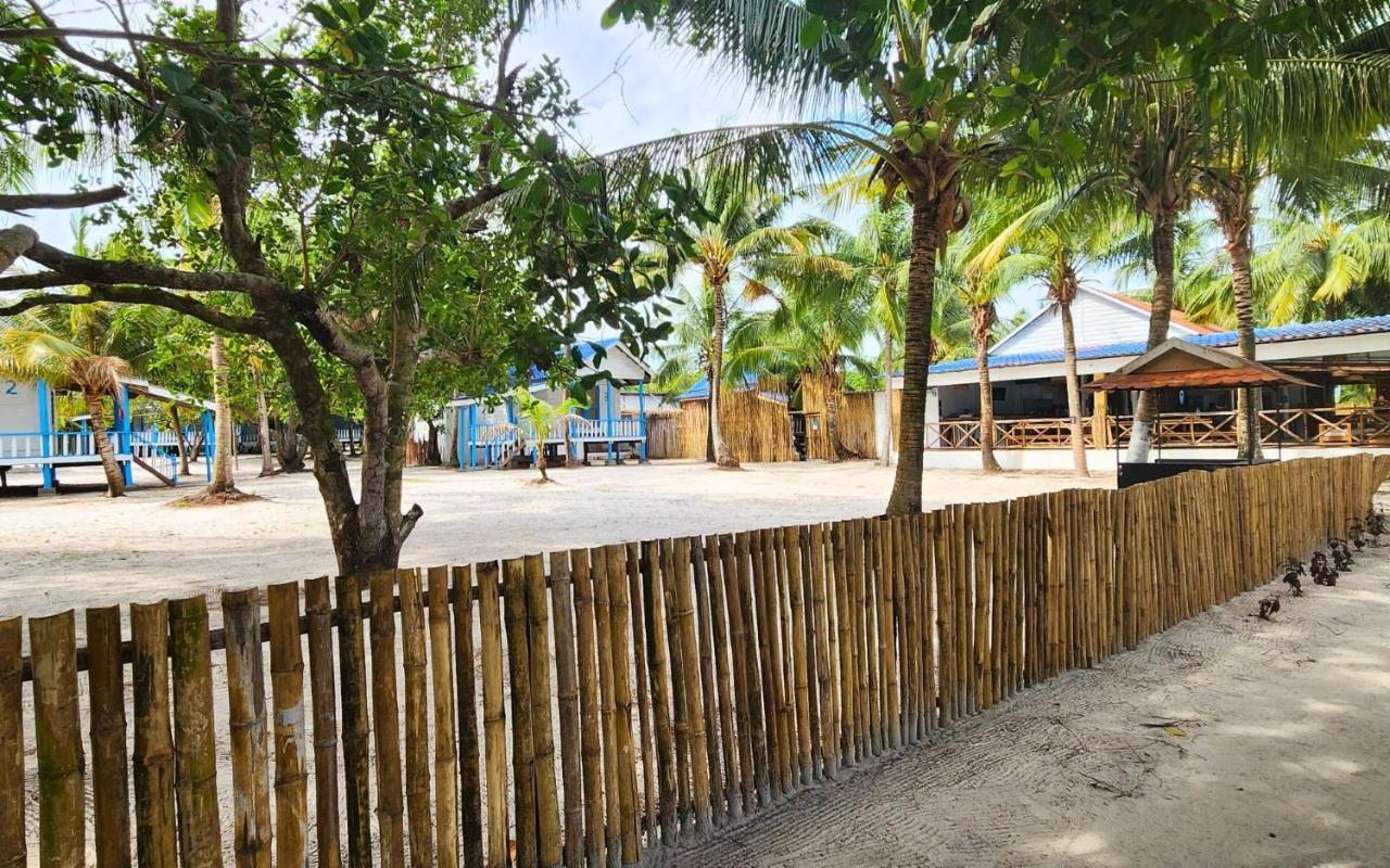 Mad Monkey Koh Rong Hostel Kaoh Touch Exterior photo