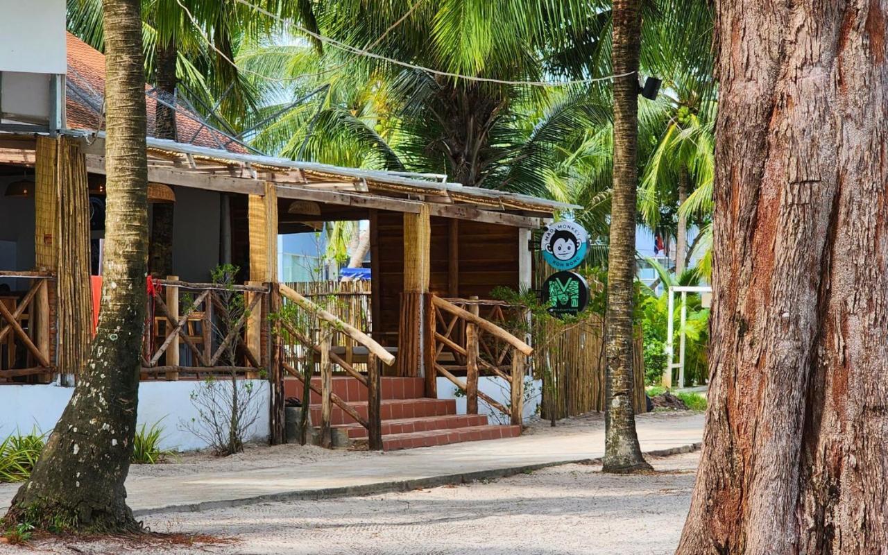 Mad Monkey Koh Rong Hostel Kaoh Touch Exterior photo