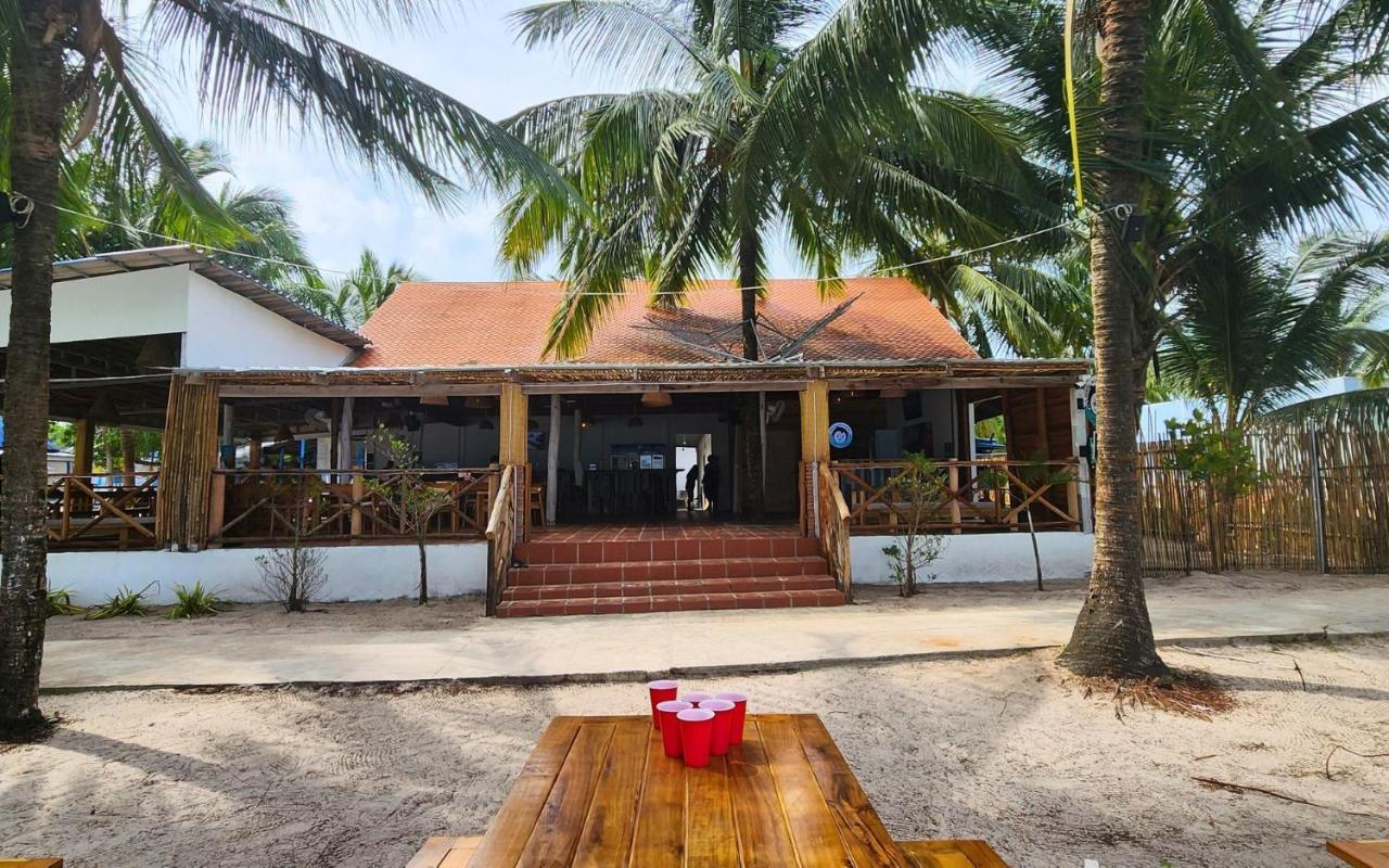 Mad Monkey Koh Rong Hostel Kaoh Touch Exterior photo