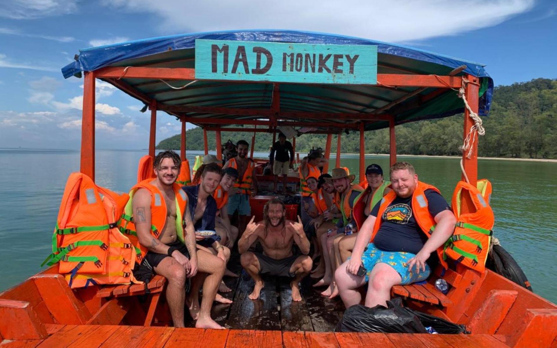 Mad Monkey Koh Rong Hostel Kaoh Touch Exterior photo