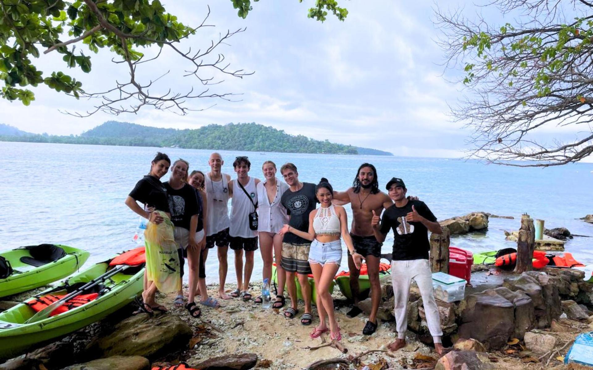 Mad Monkey Koh Rong Hostel Kaoh Touch Exterior photo