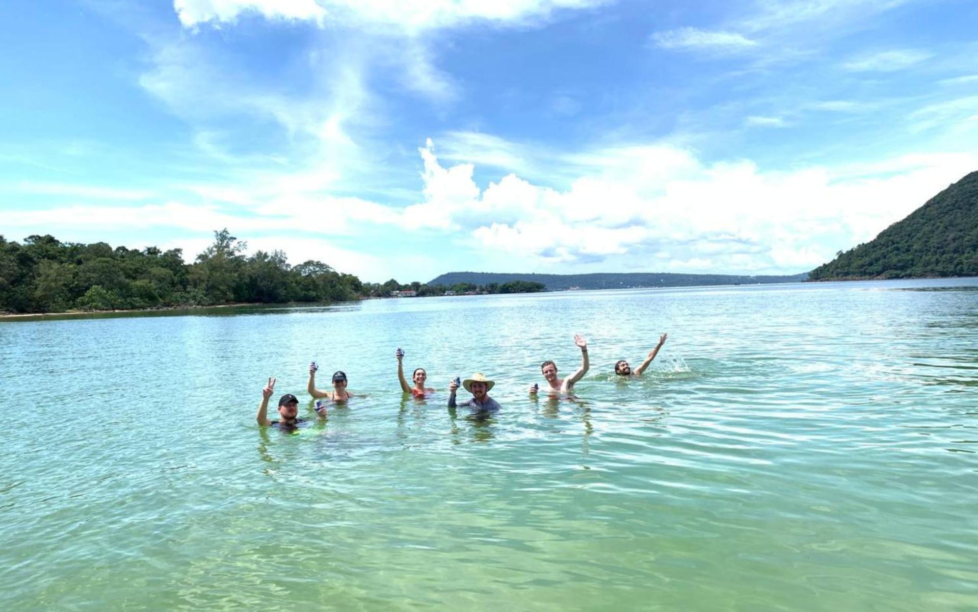 Mad Monkey Koh Rong Hostel Kaoh Touch Exterior photo