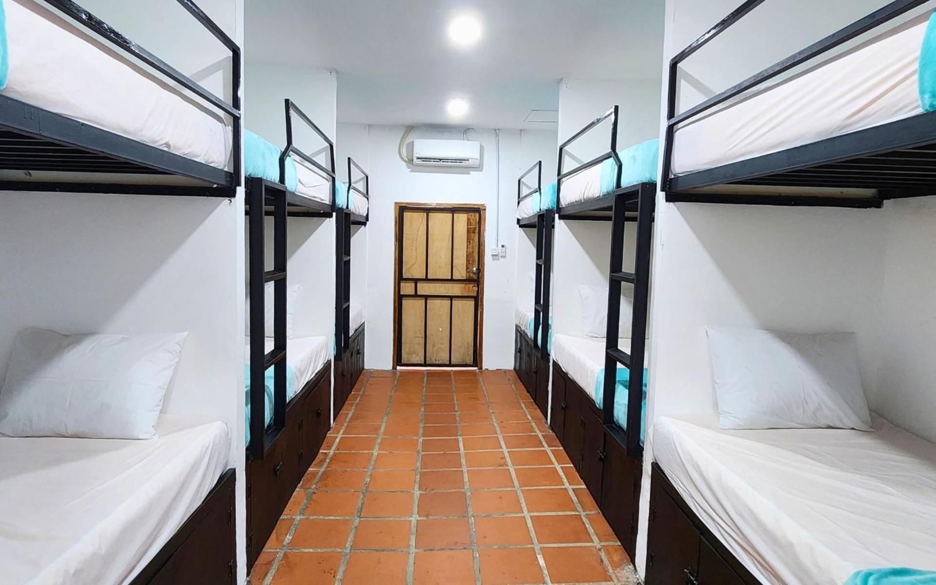 Mad Monkey Koh Rong Hostel Kaoh Touch Exterior photo