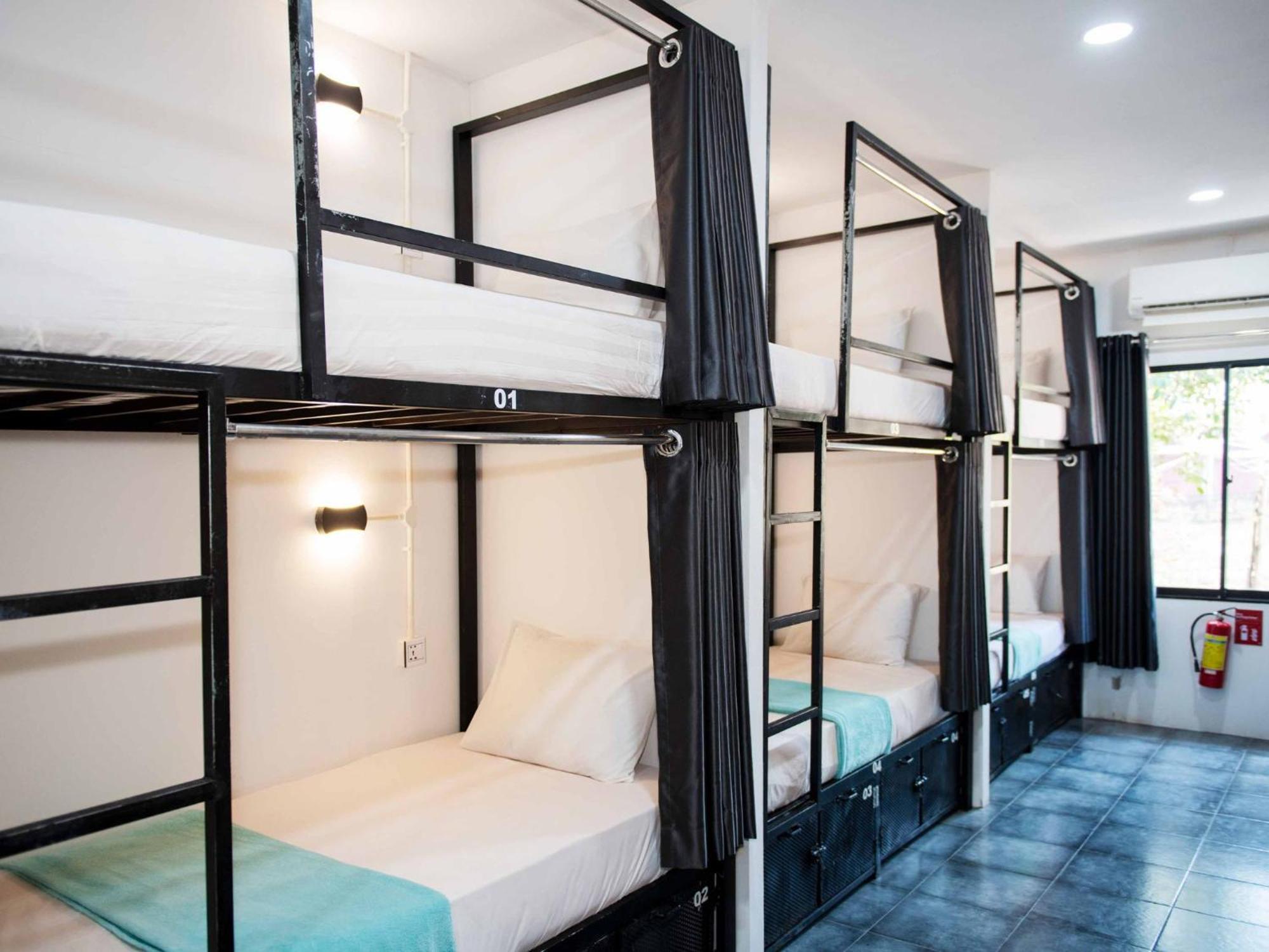 Mad Monkey Koh Rong Hostel Kaoh Touch Exterior photo