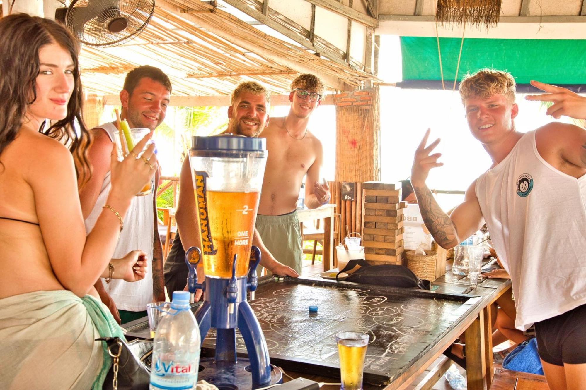 Mad Monkey Koh Rong Hostel Kaoh Touch Exterior photo