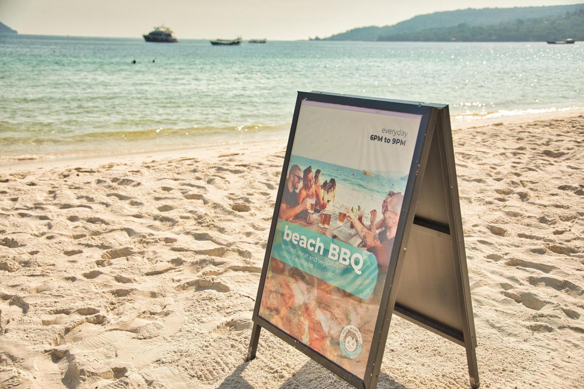 Mad Monkey Koh Rong Hostel Kaoh Touch Exterior photo