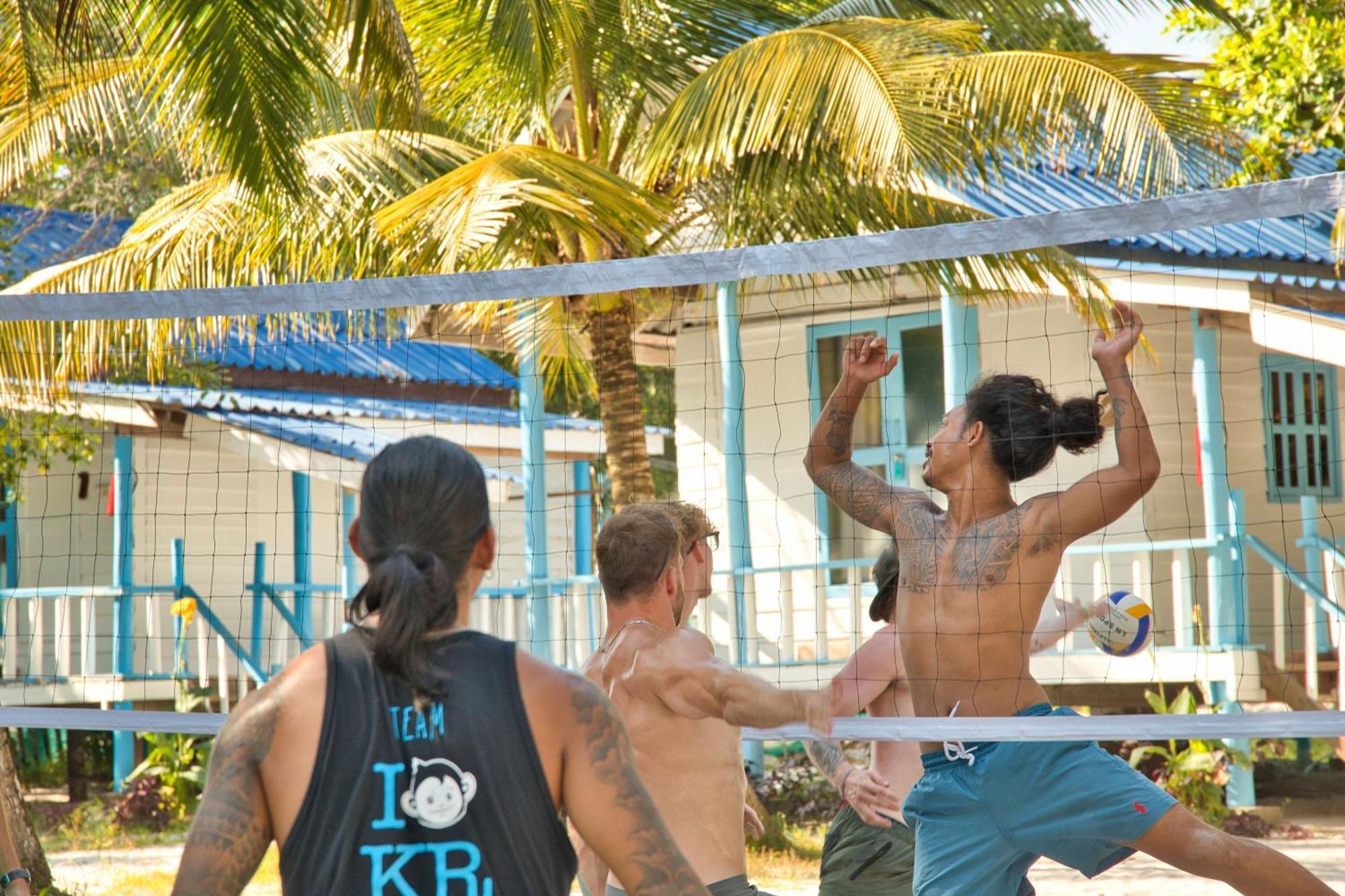 Mad Monkey Koh Rong Hostel Kaoh Touch Exterior photo
