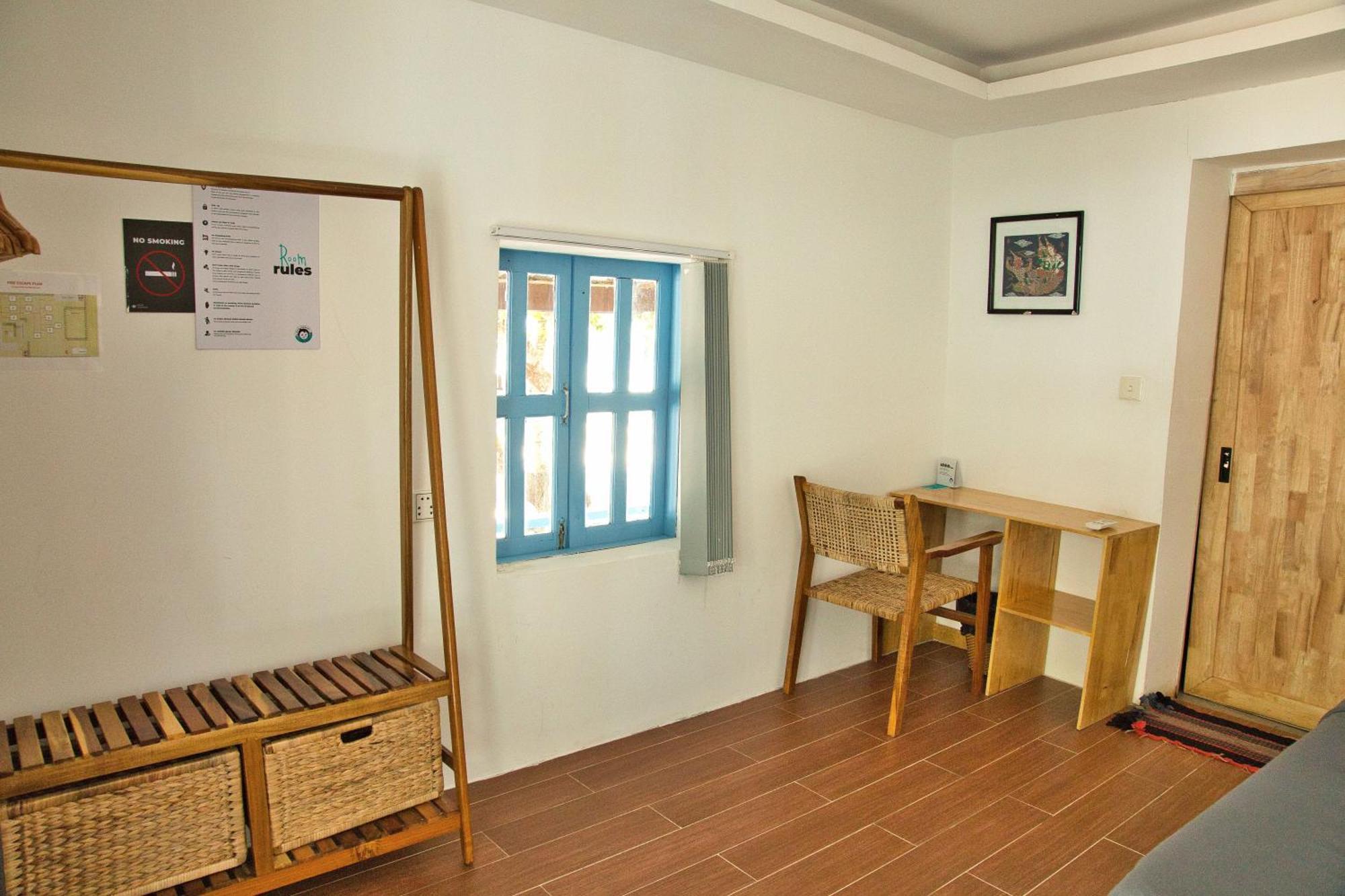 Mad Monkey Koh Rong Hostel Kaoh Touch Exterior photo